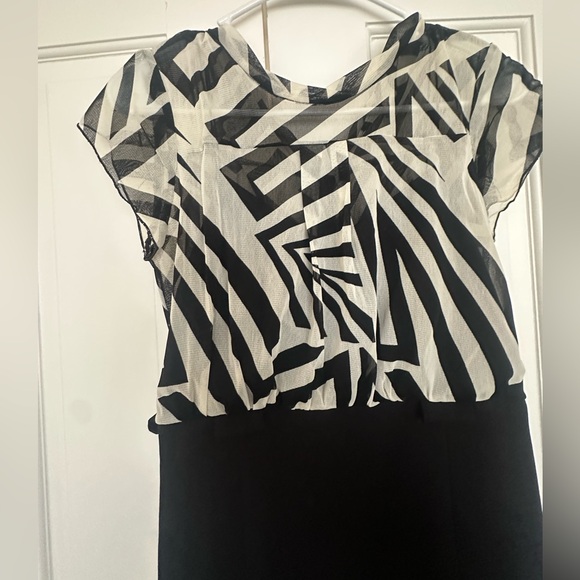 Calvin Klein Classic Black Pencil Skirt sz 2 $118 - Picture 4 of 8